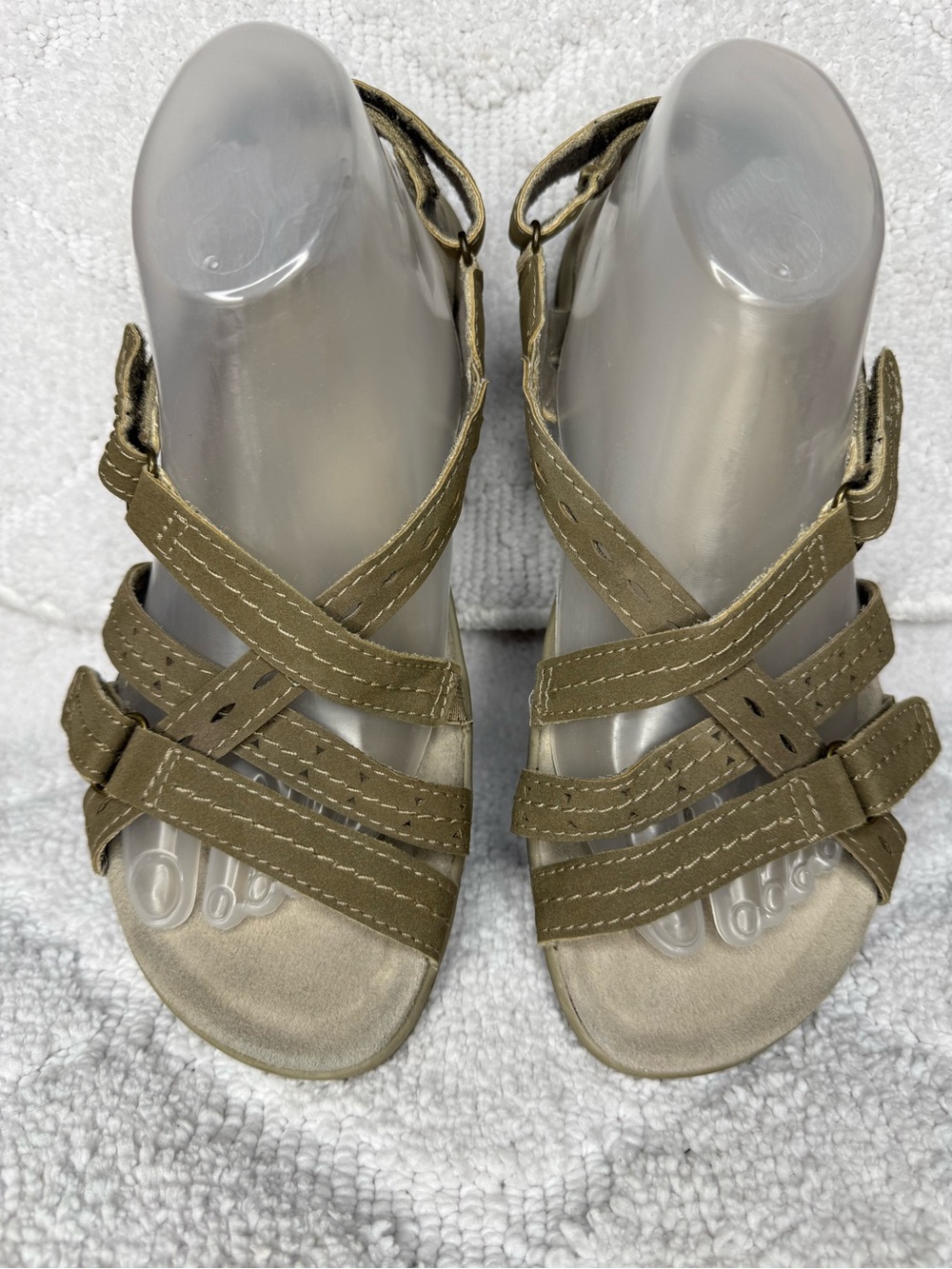 Earth Origins Women’s 8.5 M Olive Green Strappy Comfort Walking Sandals